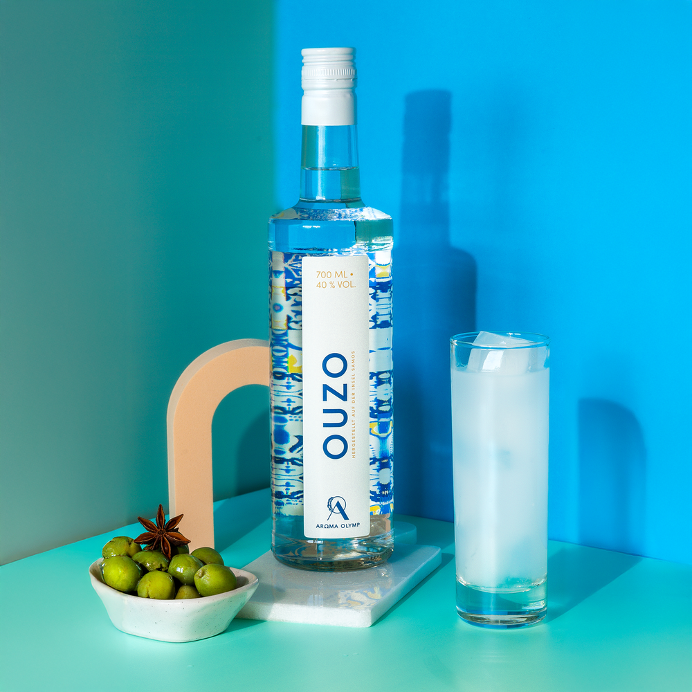 
                  
                    Aroma Olymp Ouzo Flasche in 700 ml Moodfoto.
                  
                