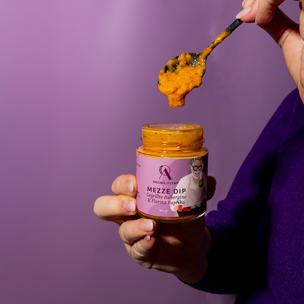 
                  
                    Aroma Olymp Bio Mezze Dip Paprika und Aubergine Moodfoto.
                  
                